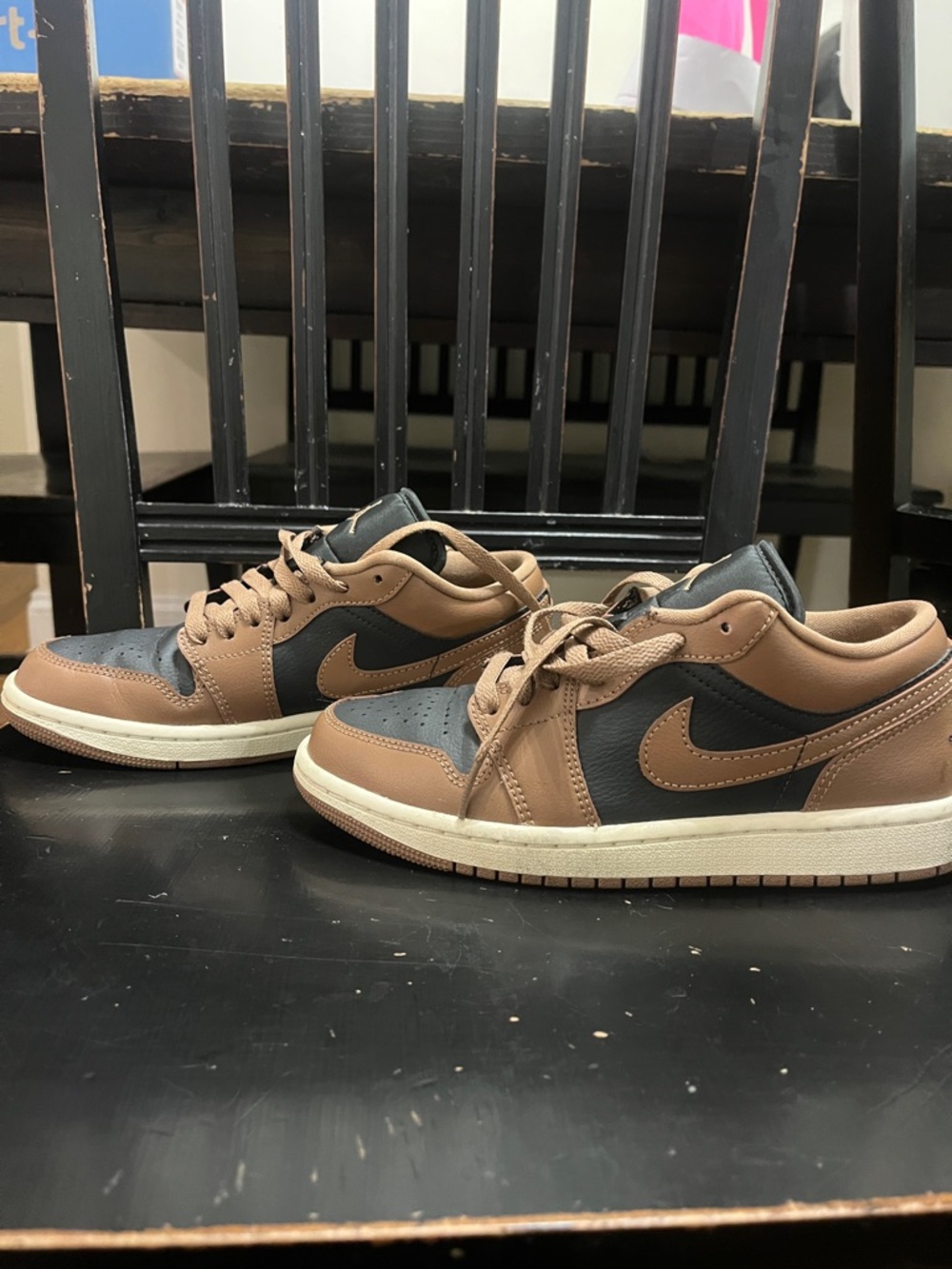 Nike Women’s Black & Brown Low-Top Sneakers